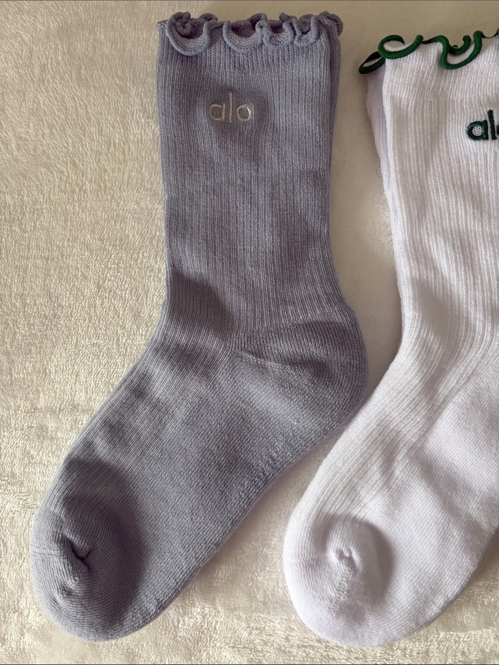 Alo Socks - Picture 3 of 11
